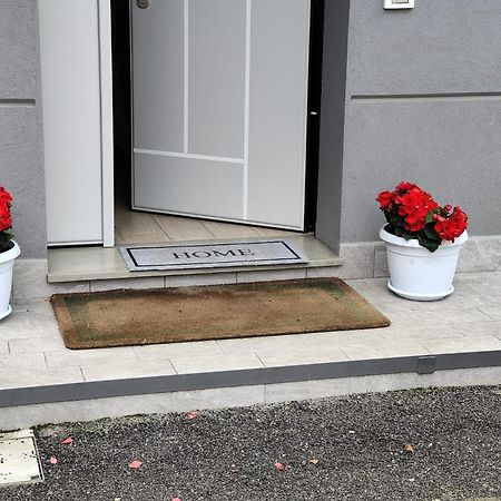 Grigio Perla Panigale, Villetta Con Giardino E Parcheggio Privato Fino A Tre Posti Auto - Un Oasi Di Tranqullita Болонья Экстерьер фото