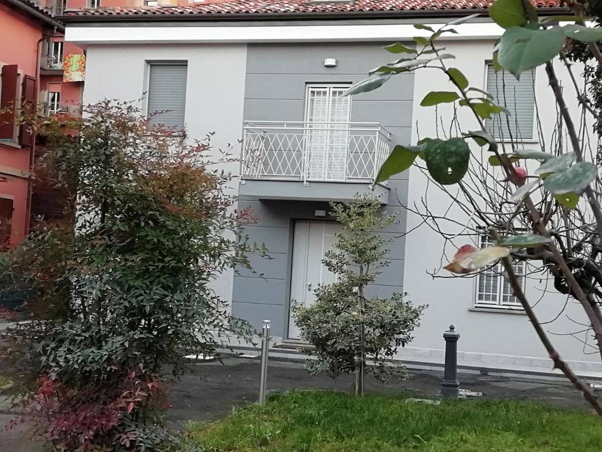 Grigio Perla Panigale, Villetta Con Giardino E Parcheggio Privato Fino A Tre Posti Auto - Un Oasi Di Tranqullita Болонья Экстерьер фото